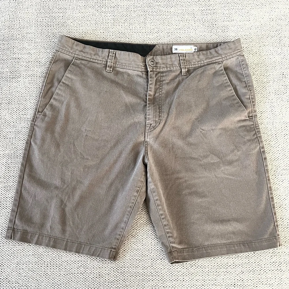 Men’s Volcom Shorts 38
